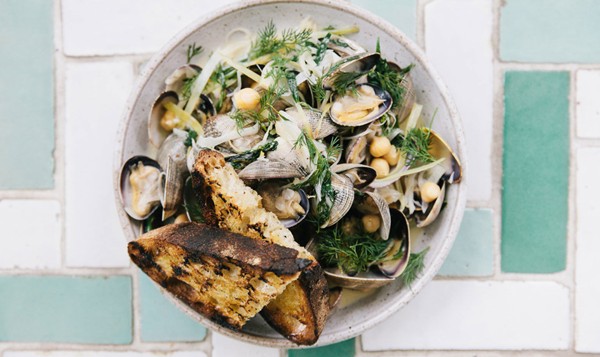 Steamed clams with chickpeas and green garlic