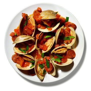 Steamed clams with chorizo and tomatoes