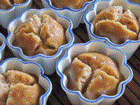 Steamed cupcakes (Fāgāo / 發糕)