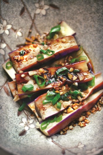 Steamed eggplant with garlic and chilies (Suan rong qie zi)