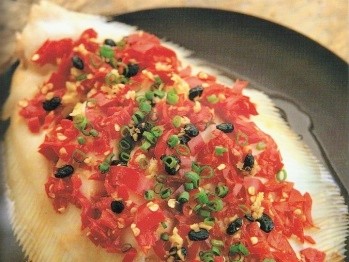 Steamed fish with chopped salted chiles