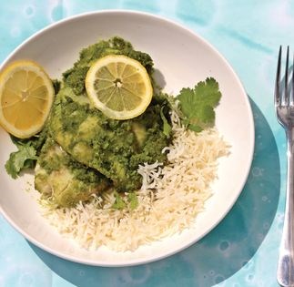 Steamed fish with coconut and herb chutney (Patra ni macchi)
