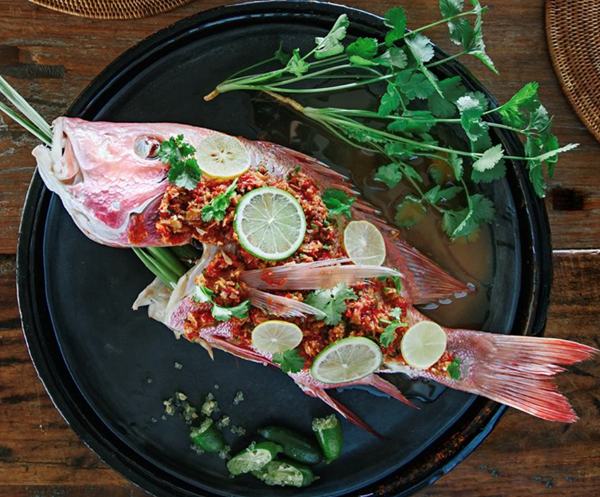 Steamed fish with spicy chilli and lime dressing (Bpla neung manow)