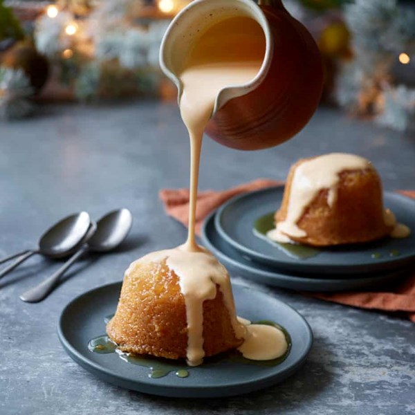 Steamed ginger puddings with vanilla custard