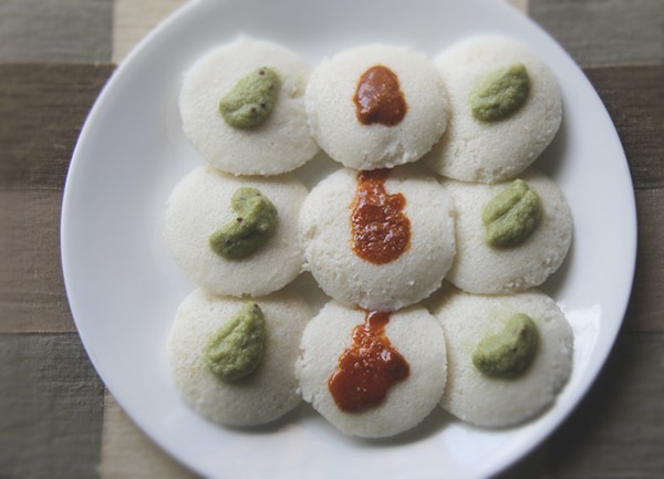Steamed Indian lentil and rice cakes (Idlis)