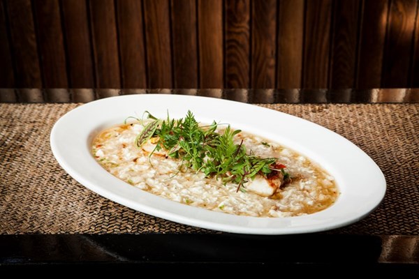 Steamed king crab claw with 'mock crab' of velveted egg white