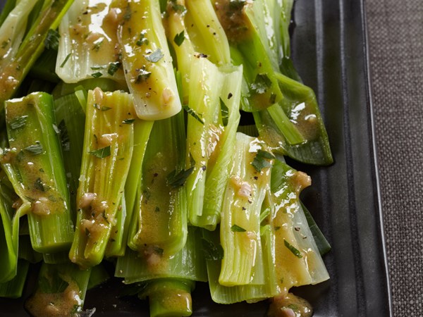 Steamed leeks with mustard-shallot vinaigrette [Stephanie Vivier]
