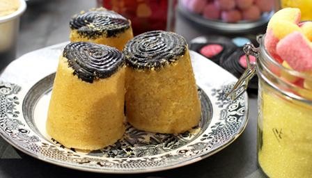 Steamed liquorice sponges