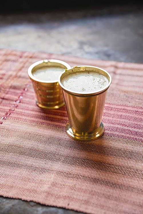 Steamed milk with pistachios and almonds (Masala paal)