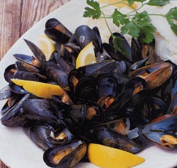 Steamed mussels
