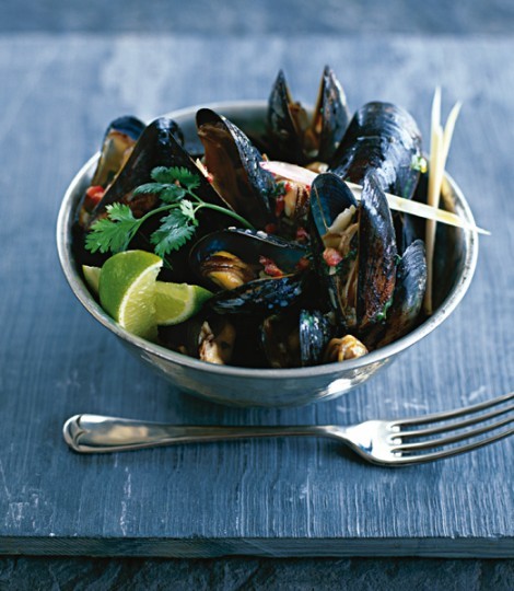 Steamed mussels in a lemongrass and coconut broth