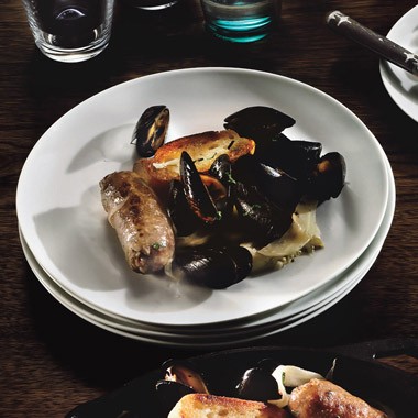 Steamed mussels with sausages and fennel