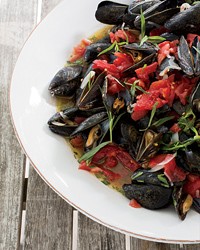 Steamed mussels with tarragon
