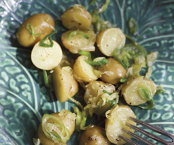 Steamed new potatoes with green garlic