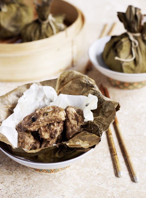 Steamed pork spare ribs in lotus leaves