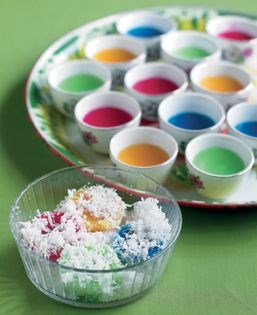 Steamed rice flour cake served with grated coconut (Kueh lompang)