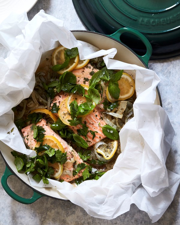Steamed salmon with garlic, herbs and lemon