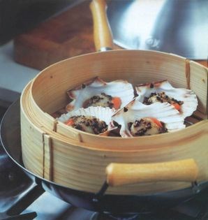 Steamed scallops with black beans