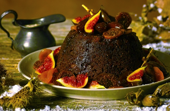 Steamed spiced fruit pudding, custard and cream
