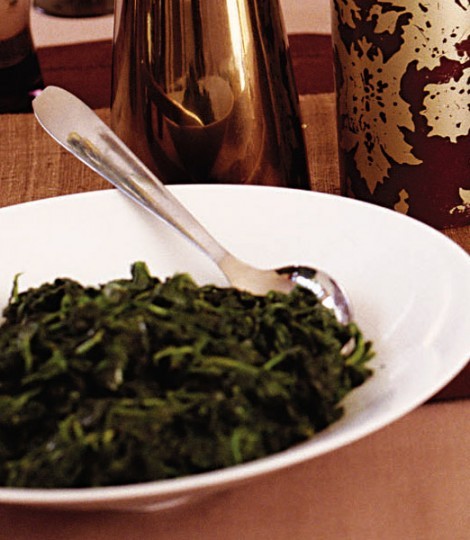Steamed spinach with shallots
