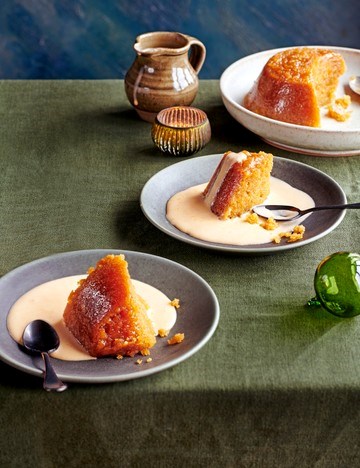 Steamed syrup sponge and custard