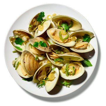 Steamed Thai curry clams