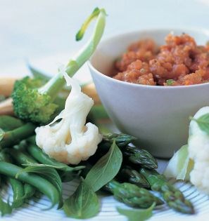 Steamed vegetables with Chiang Mai spicy dip