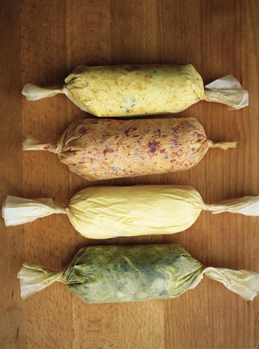 Steamed vegetables with flavoured butters