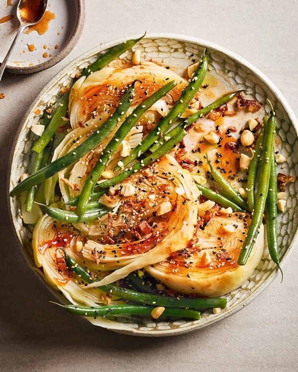 Steamed white cabbage and green beans with chipotle honey crunch
