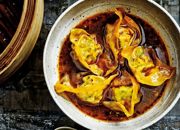 Steamed wontons in chilli broth 