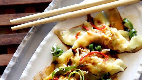Steamed wontons with black rice vinegar