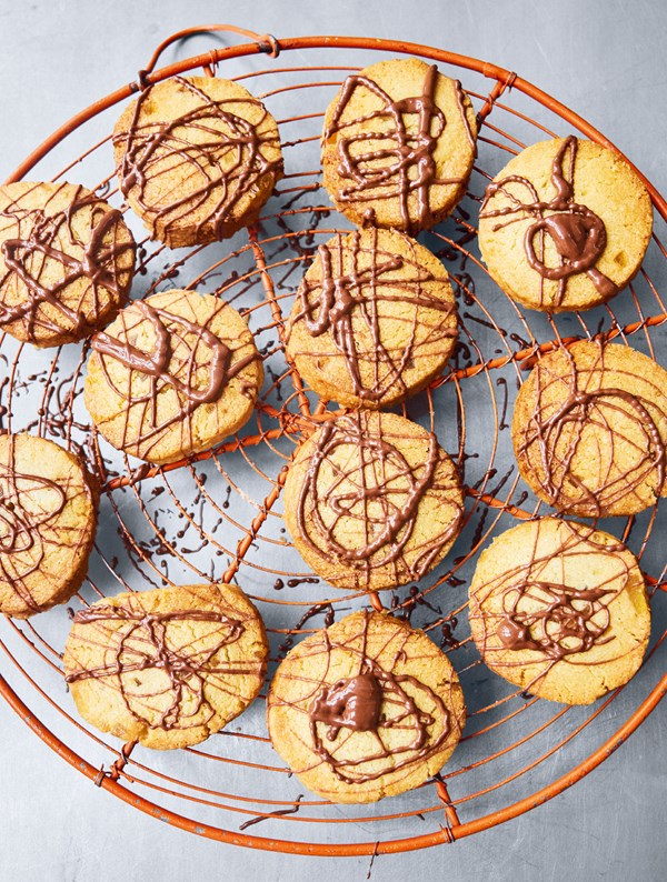 Stem ginger shortbread