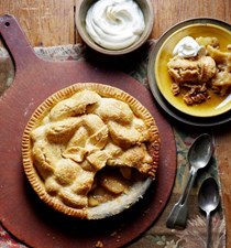 Stem ginger-spiced apple pie with hazelnut pastry