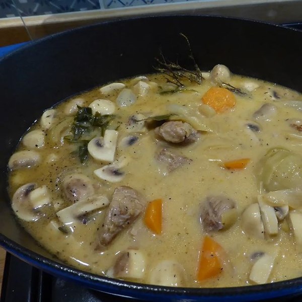 Stew of white veal and mushrooms (La blanquette de veau du Carcassès)
