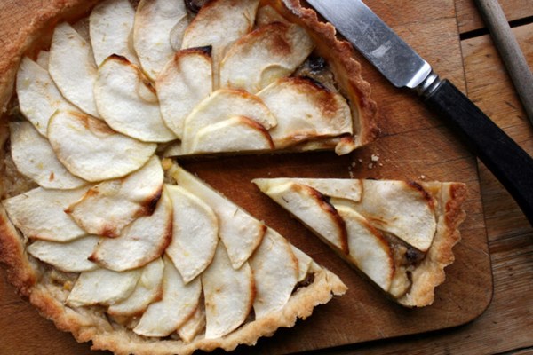 Stewed apple tart