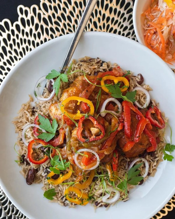 Stewed chicken in Creole sauce (Poule nan sos)