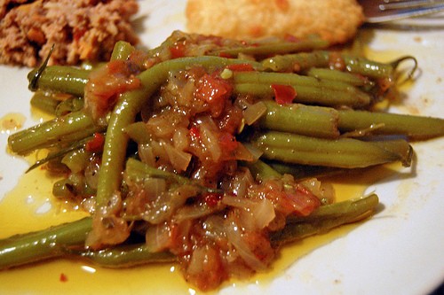 Stewed green beans with tomato