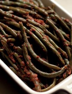 Stewed green beans with tomatoes & roasted red peppers (Boranja barivo so zarzavat)