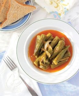 Stewed okra (Bamies laderes)