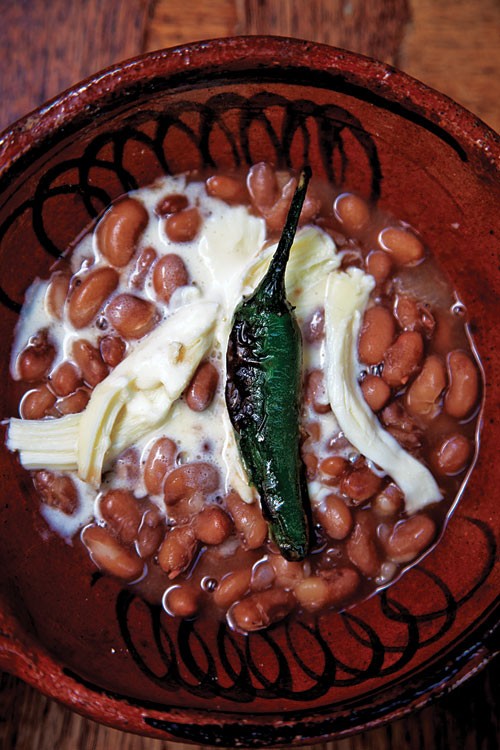Stewed "pot" beans (Frijoles de olla)