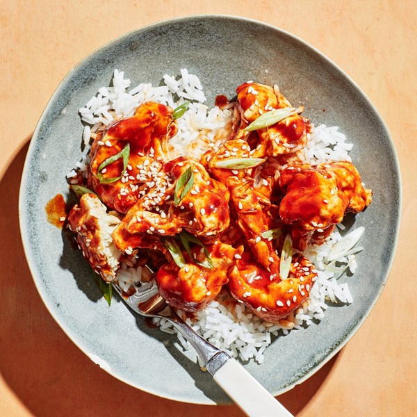 Sticky and spicy baked cauliflower 