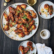 Sticky baked chicken wings