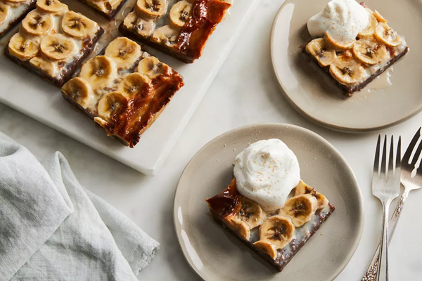 Sticky banana-cocoa bars