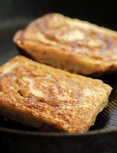 Sticky bun French toast