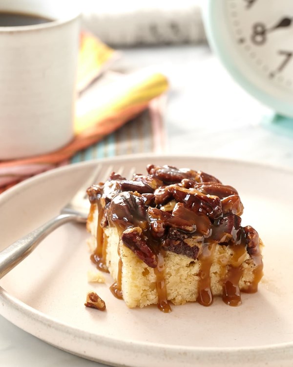 Sticky bun sour cream coffee cake