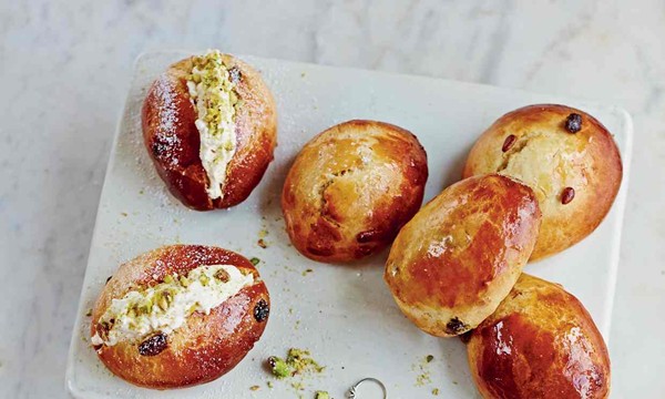 Sticky buns (Maritozzi)
