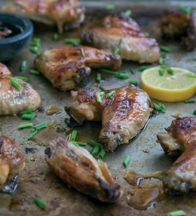 Sticky caramel chicken wings
