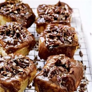 Sticky chestnut buns