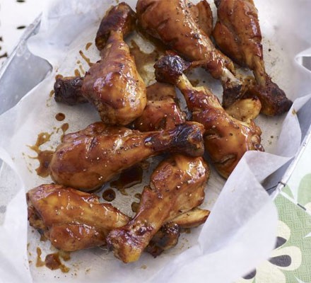 Sticky chicken drumsticks