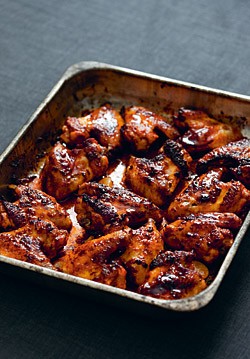 Sticky chicken wings (Tayuk kanat)